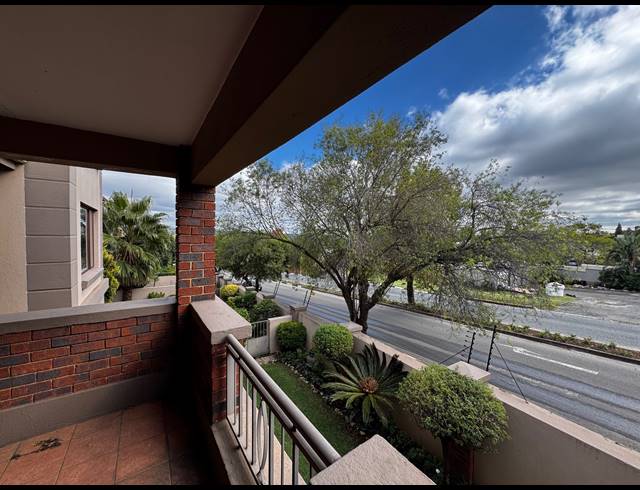 2 BEDROOM APARTMENT FOR SALE IN DOWERGLEN EXT 4